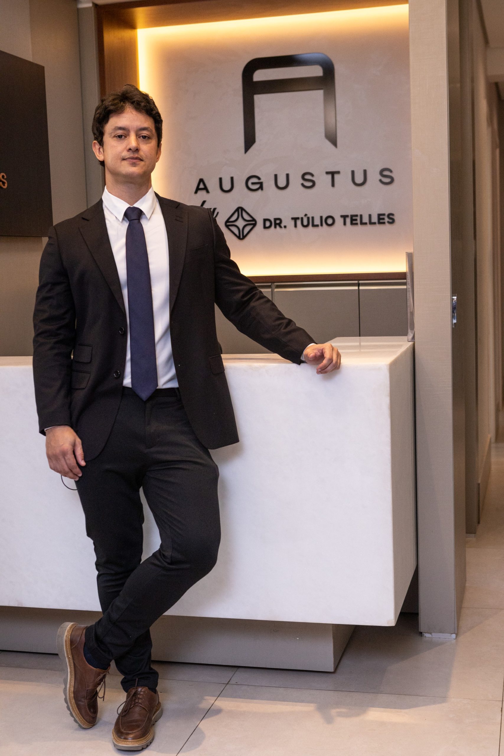 Dr. Túlio Telles